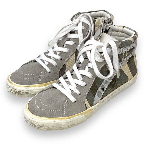STEVE MADDEN -Women's Tracey Sneaker Studded High-Too Camouflage Grey Size 7.5 - Picture 1 of 12